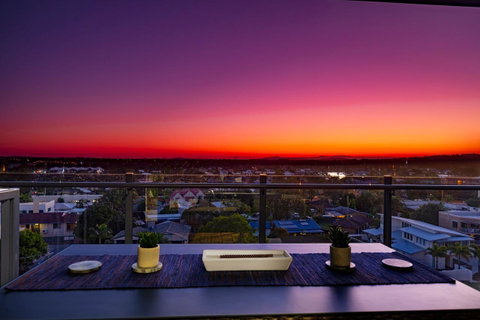 Sunset Retreat Mooloolaba - Holiday Cairns 0