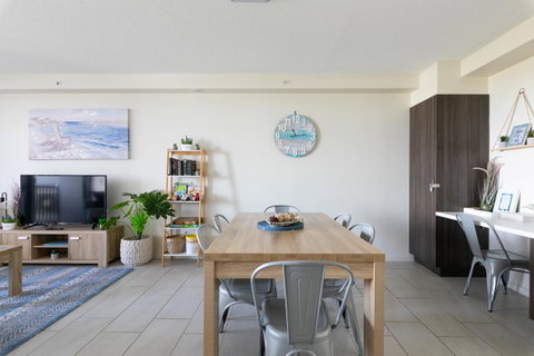 Sunset Retreat Mooloolaba - Holiday Cairns 31