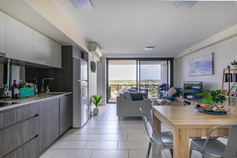 Sunset Retreat Mooloolaba - Holiday Cairns 7