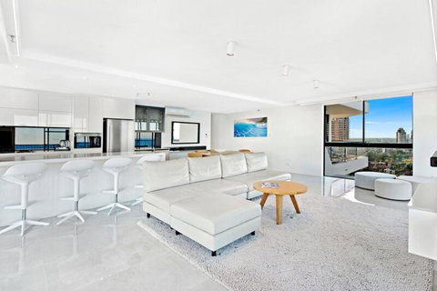 ULTIQA Beach Haven On Broadbeach - Holiday Cairns 3