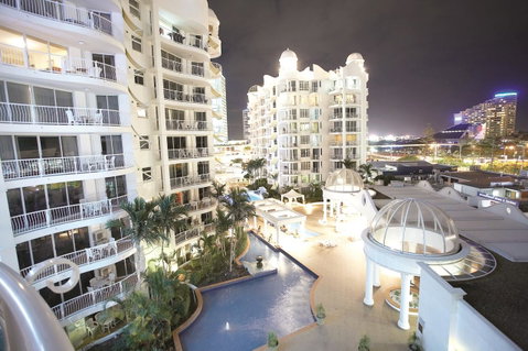 The Phoenician Resort - Holiday Cairns 33