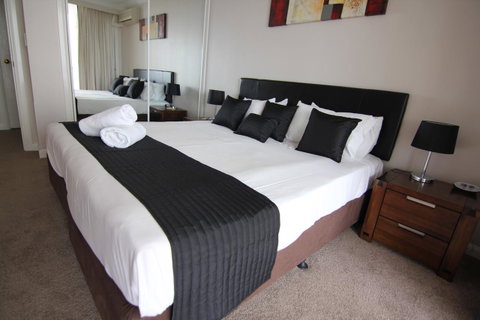 The Phoenician Resort - Holiday Cairns 14