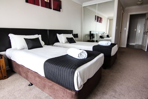 The Phoenician Resort - Holiday Cairns 30
