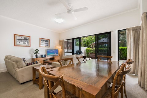 Mirra Chana - Holiday Cairns 4