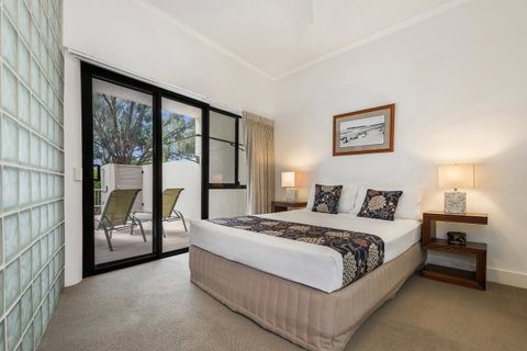 Mirra Chana - Holiday Cairns 3