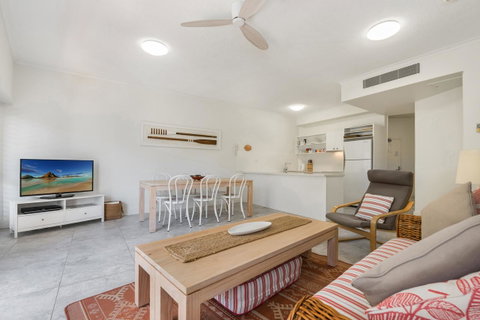 Mirra Chana - Holiday Cairns 7