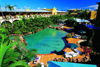 Palm Royale Cairns with Holiday Cairns