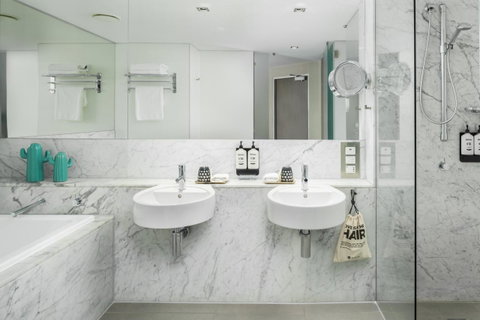 Ovolo The Valley Brisbane - Holiday Cairns 2