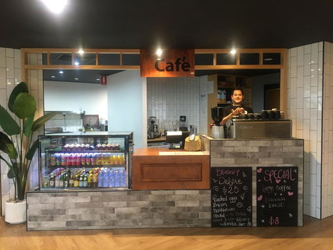 Woodroffe Hotel - Holiday Cairns 3