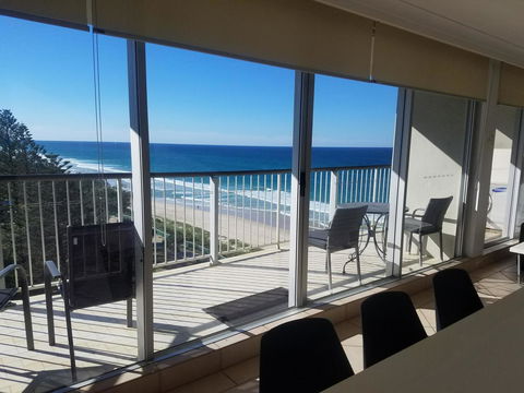 Golden Sands On The Beach - Absolute Beachfront Apartments - Holiday Cairns 32