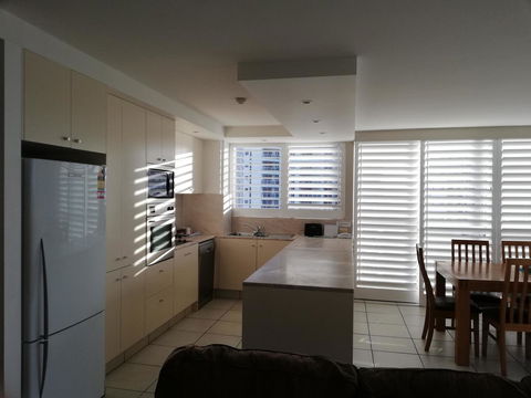 Golden Sands On The Beach - Absolute Beachfront Apartments - Holiday Cairns 36