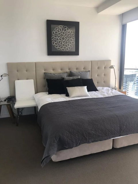 Luxury 3 Bedroom In Heart Of Broadbeach - Holiday Cairns 19