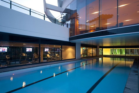 Luxury 3 Bedroom In Heart Of Broadbeach - Holiday Cairns 13