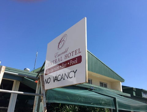 Emerald Central Hotel Official - Holiday Cairns 29