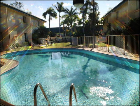 Emerald Central Hotel Official - Holiday Cairns 12