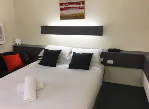 Emerald Central Hotel Official - Holiday Cairns 18