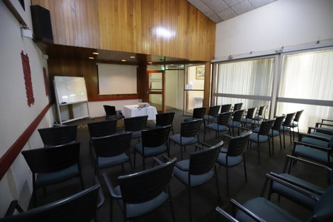 Emerald Central Hotel Official - Holiday Cairns 16