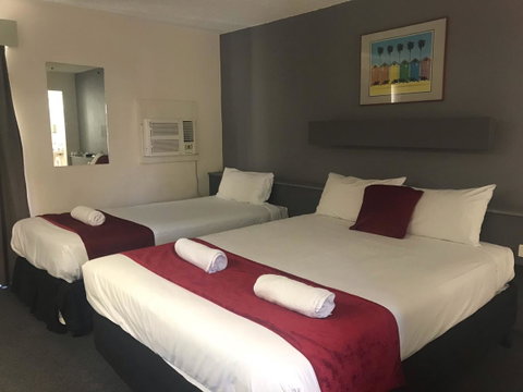 Emerald Central Hotel Official - Holiday Cairns 7