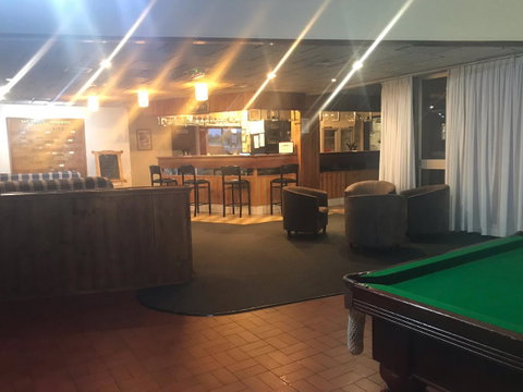 Emerald Central Hotel Official - Holiday Cairns 4