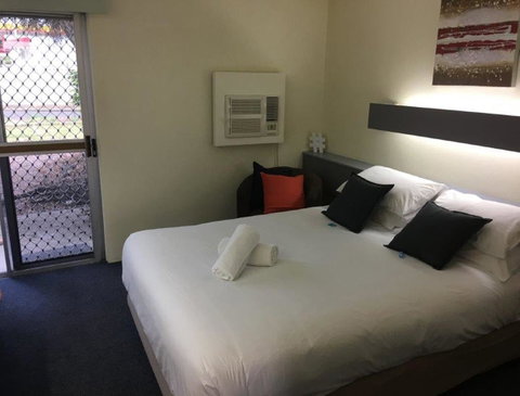 Emerald Central Hotel Official - Holiday Cairns 21