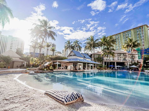 Novotel Cairns Oasis Resort - Holiday Cairns 0