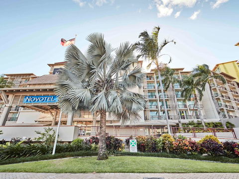 Novotel Cairns Oasis Resort - Holiday Cairns 43