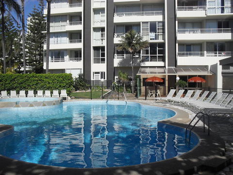 Golden Gate Resort - Holiday Cairns 0