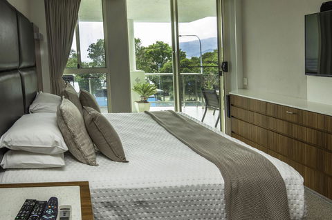 Waters Edge Apartment Cairns - Holiday Cairns 3