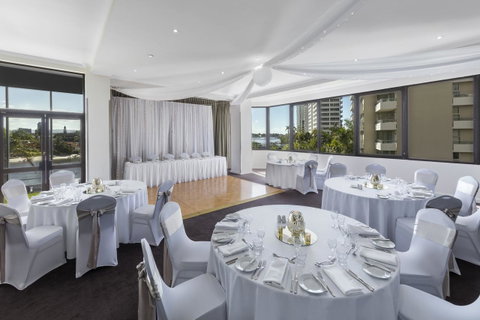 Vibe Hotel Gold Coast - Holiday Cairns 43