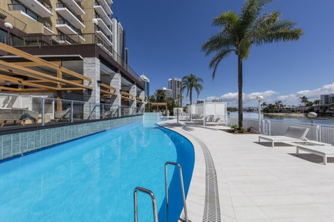 Vibe Hotel Gold Coast - Holiday Cairns 1