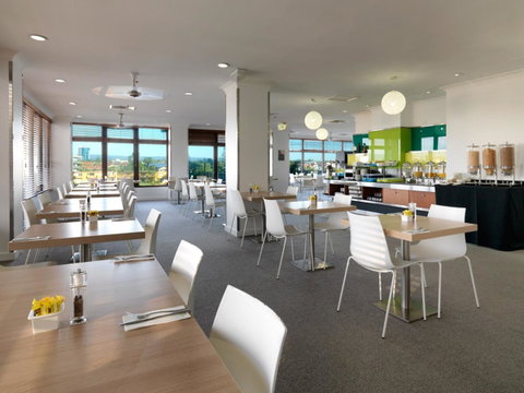 Vibe Hotel Gold Coast - Holiday Cairns 34