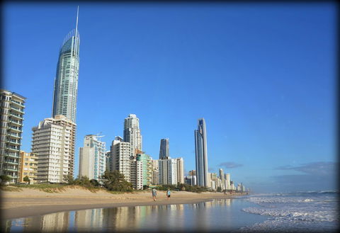 Moroccan Resort - HR Surfers Paradise - Holiday Cairns 1