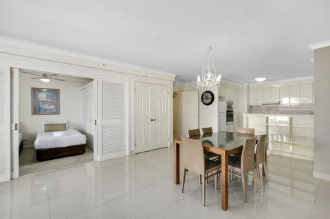 Moroccan Resort - HR Surfers Paradise - Holiday Cairns 32