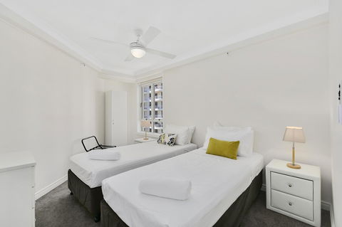 Moroccan Resort - HR Surfers Paradise - Holiday Cairns 4