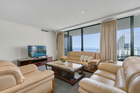 Circle On Cavill, Apartments And Sub Penthouses - We Accommodate - Holiday Cairns 1