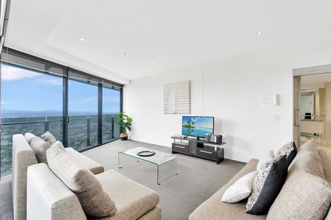 Circle On Cavill, Apartments And Sub Penthouses - We Accommodate - Holiday Cairns 13