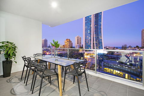 Circle On Cavill, Apartments And Sub Penthouses - We Accommodate - Holiday Cairns 34