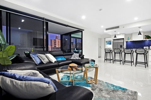 Circle On Cavill, Apartments And Sub Penthouses - We Accommodate - Holiday Cairns 41