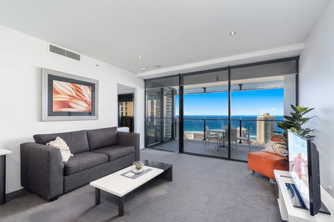 Circle On Cavill, Apartments And Sub Penthouses - We Accommodate - Holiday Cairns 7