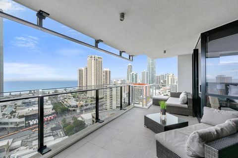 Circle On Cavill, Apartments And Sub Penthouses - We Accommodate - Holiday Cairns 22