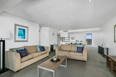 Circle On Cavill, Apartments And Sub Penthouses - We Accommodate - Holiday Cairns 29