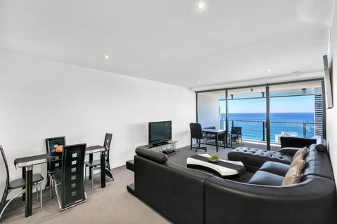 Circle On Cavill, Apartments And Sub Penthouses - We Accommodate - Holiday Cairns 24