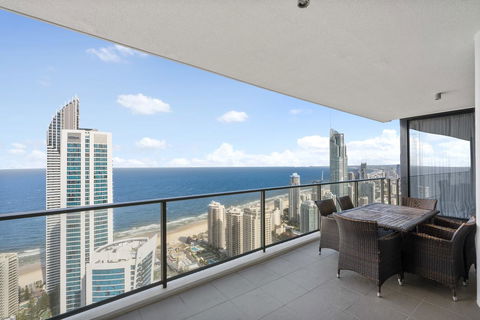 Circle On Cavill, Apartments And Sub Penthouses - We Accommodate - Holiday Cairns 17