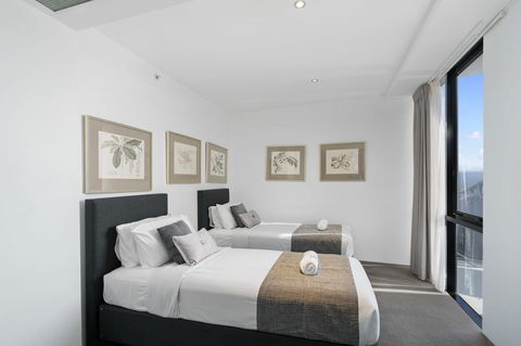 Circle On Cavill, Apartments And Sub Penthouses - We Accommodate - Holiday Cairns 15