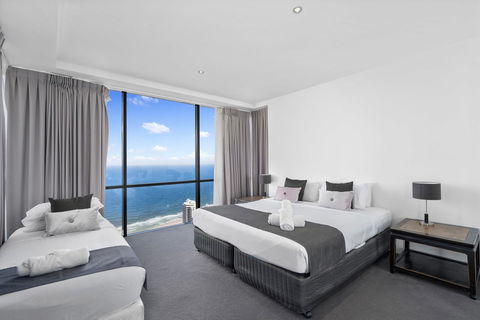Circle On Cavill, Apartments And Sub Penthouses - We Accommodate - Holiday Cairns 16