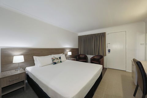 Smart Motels Bert Hinkler - Holiday Cairns 23