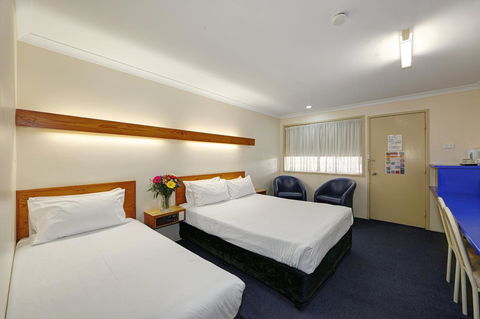 Smart Motels Bert Hinkler - Holiday Cairns 17