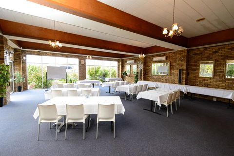 Smart Motels Bert Hinkler - Holiday Cairns 36