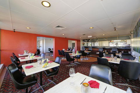 Smart Motels Bert Hinkler - Holiday Cairns 8