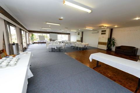 Smart Motels Bert Hinkler - Holiday Cairns 37